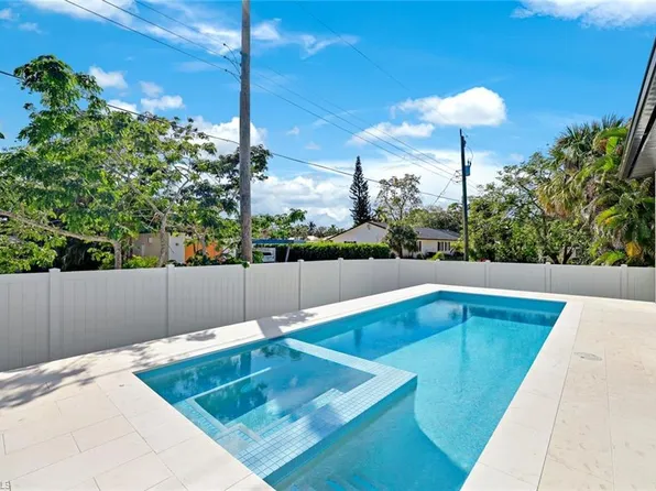 1248 Trail Terrace DR, NAPLES, FL 34103