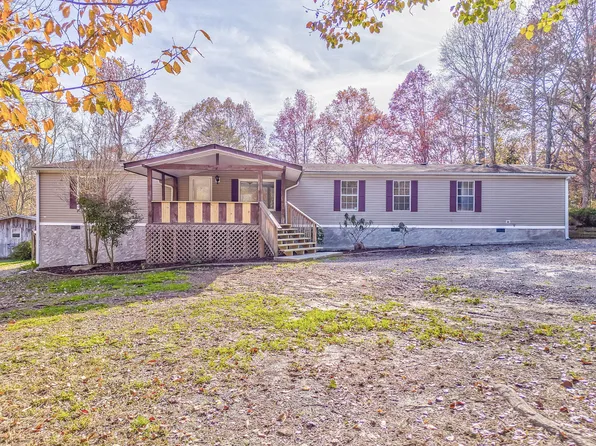 1207 Derby Dr, Cohutta, GA 30710