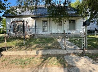 312 N 2nd St, Wakeeney, KS 67672