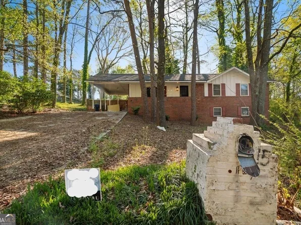 15 Candlelight Ln SW, Atlanta, GA 30331