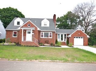 21 Autumn Ave, Clark, NJ 07066
