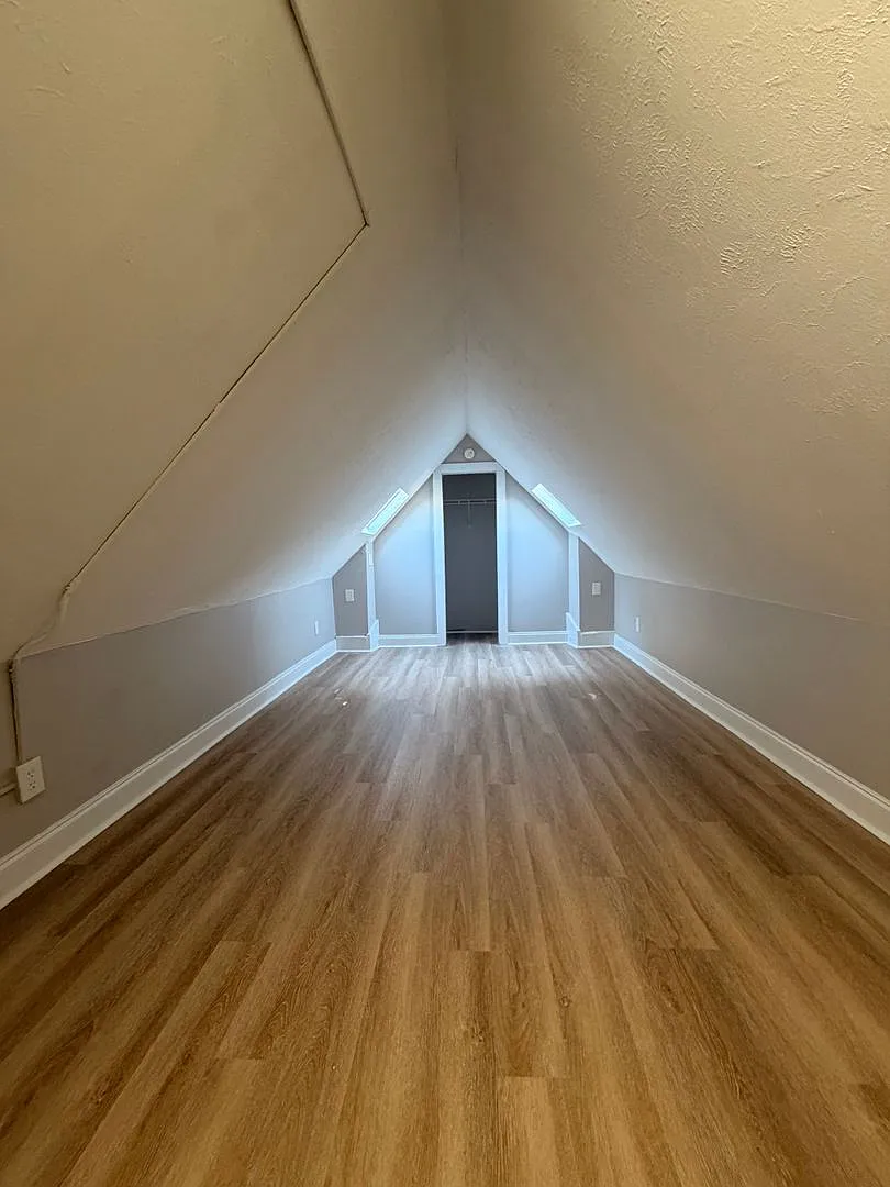 Beautifully Renovated 3 BR House! — Photo 4
