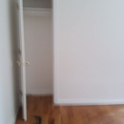 5th image of 3830 Pratt Ave