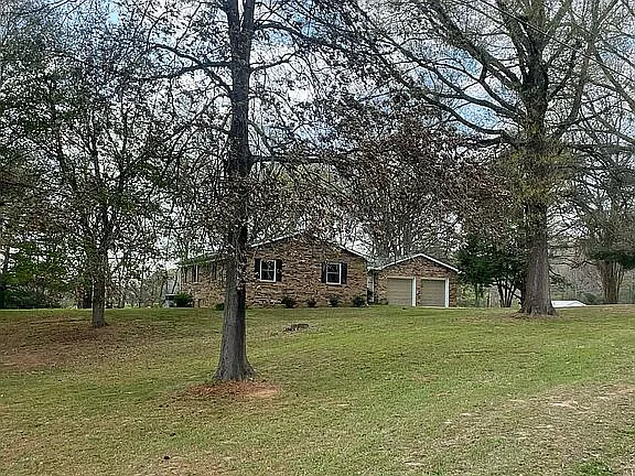 1206 Green Valley Dr — exterior photo