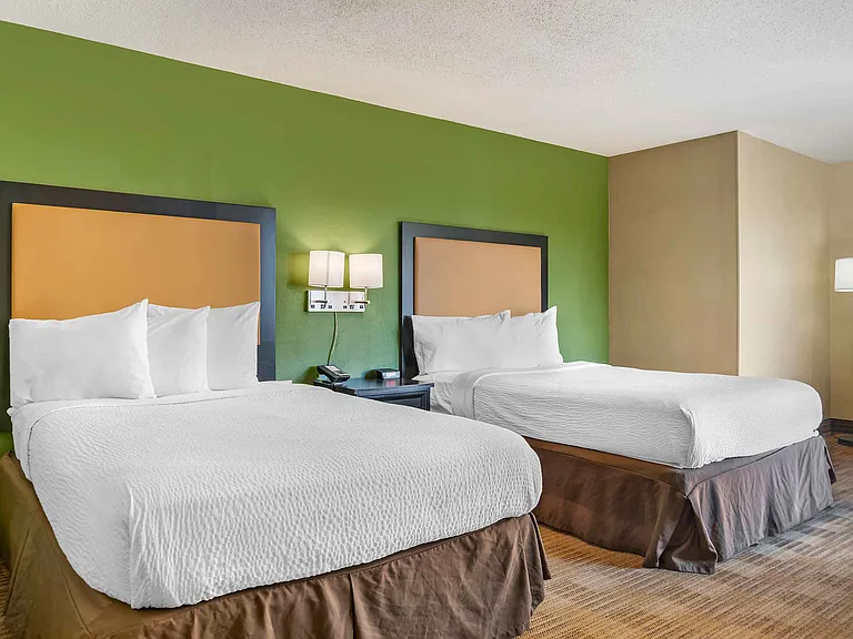 Deluxe Studio - 2 Full Beds