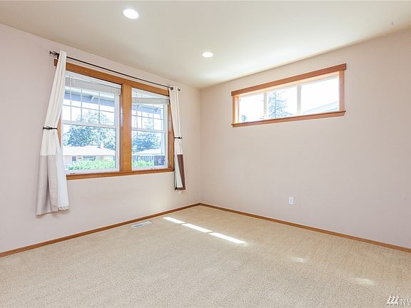 4th image of 9102 Moreland Ave SW