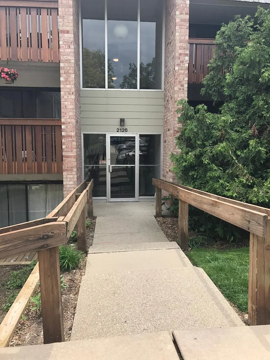 Building Photo - 2126 Pauline Blvd #303