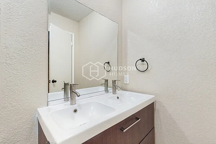7320 Windhaven Rd — Photo 13