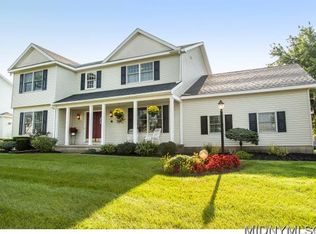 14 Abbey Rd, Whitesboro, NY 13492