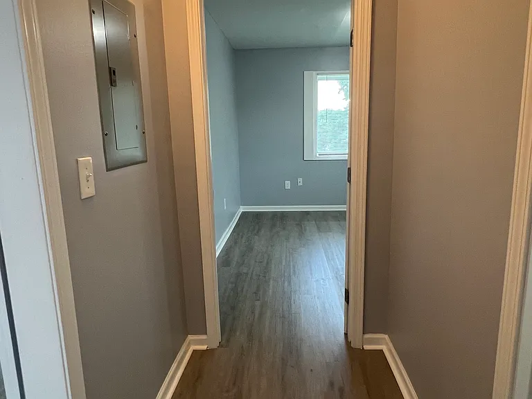 305 W Oak St #B — Photo 4