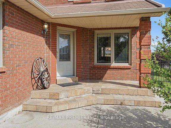 3rd image of 17 Berrydown Dr