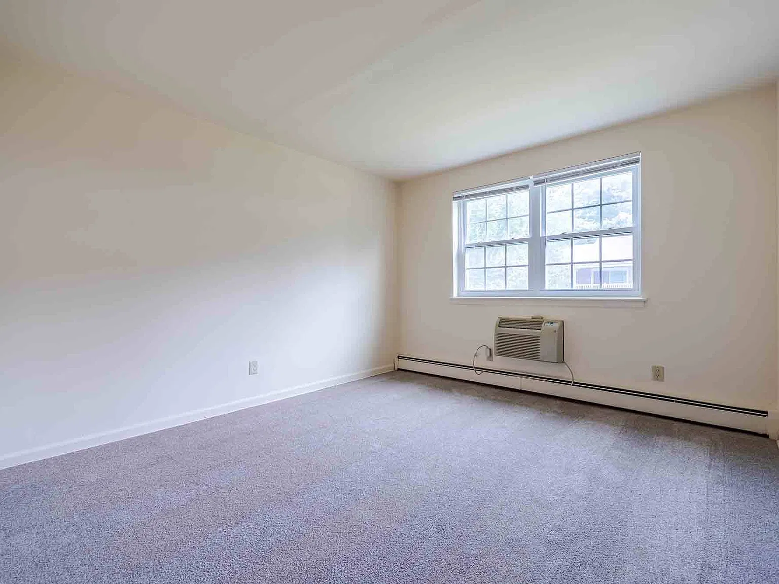 Scudder Falls Apartments — Photo 3