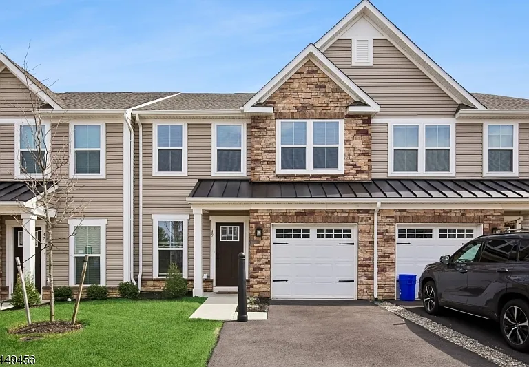 49 Owen Ct — Photo 1