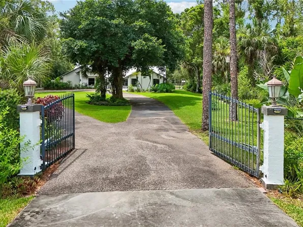 4980 Tamarind Ridge DR, NAPLES, FL 34119