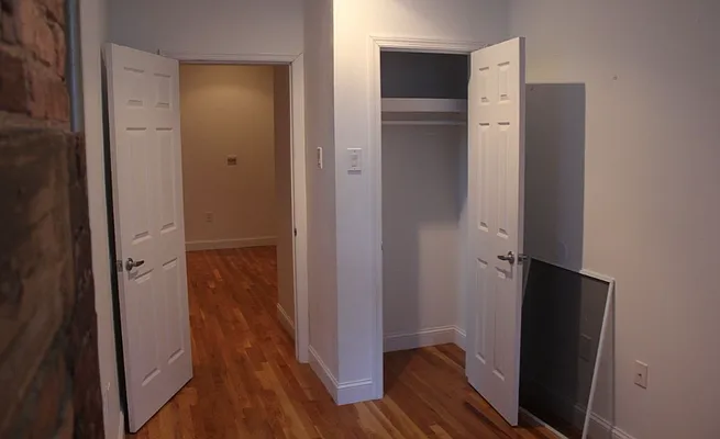 Rented by Hagstrom Management Inc | media 35