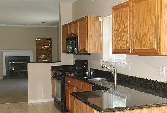 3rd image of 31 Robert Cres