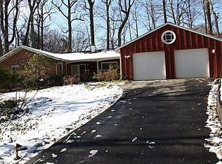 7102 Broxburn Dr, Bethesda, MD 20817