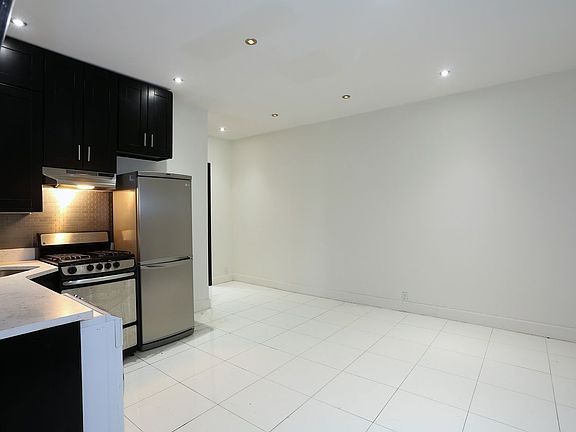 2nd image of 210 W 107th St APT 3A