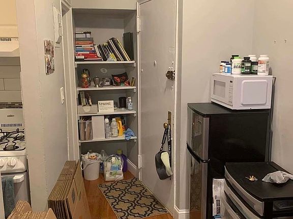 3rd image of 1317 1st Ave