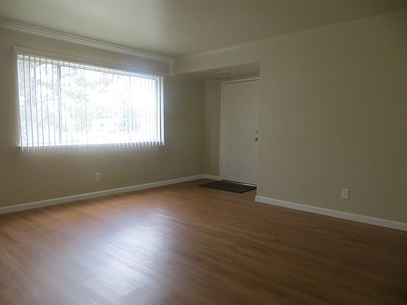 5th image of 2901 Torrance Ave