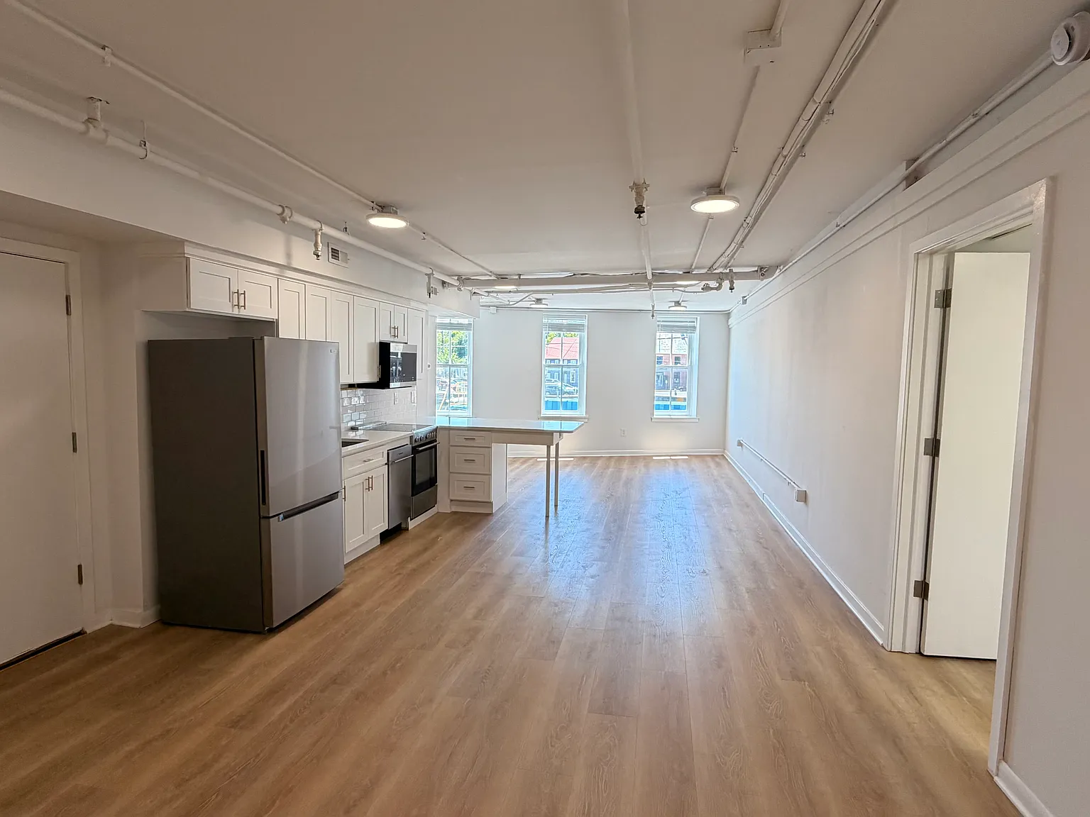1 bed, 593 sqft, $2,200 — Photo 4
