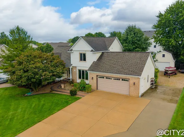 6719 Crown Point Dr, Hudsonville, MI 49426