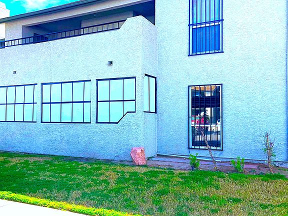3rd image of 2941 Country Manor Ln