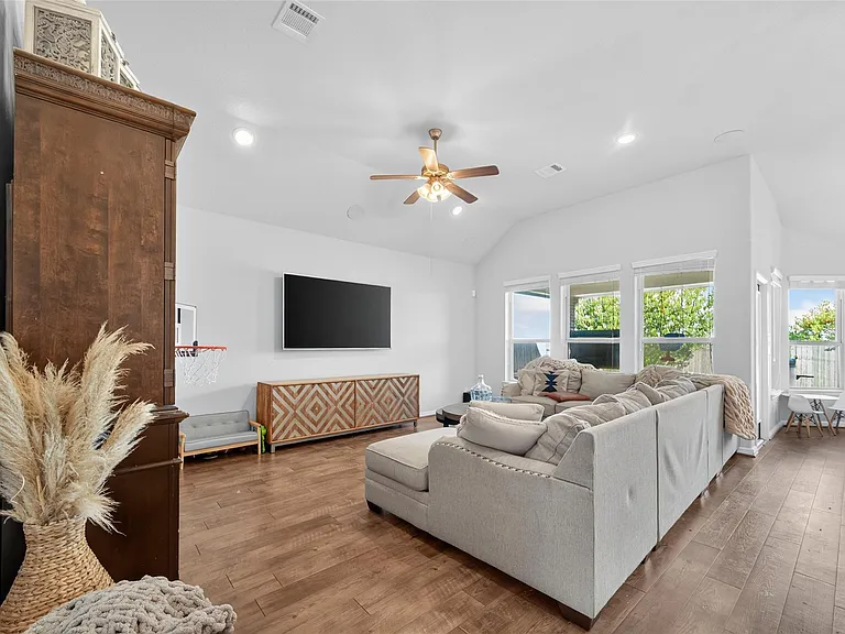 4821 La Piedra Ln — Photo 4