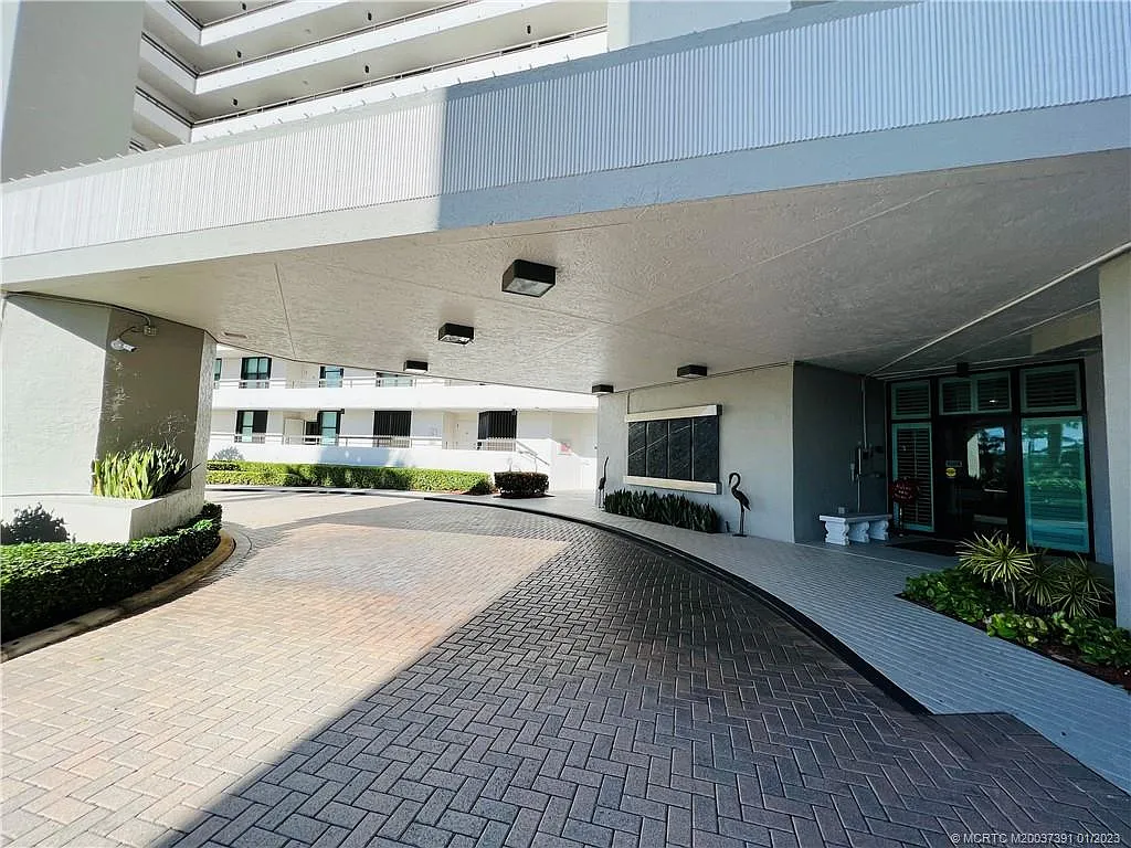 1 bed, 2.0 bath, 1011 sqft, $5,200 — Photo 4