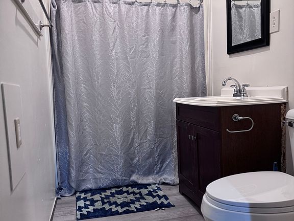 4th image of 526 Market St APT 1