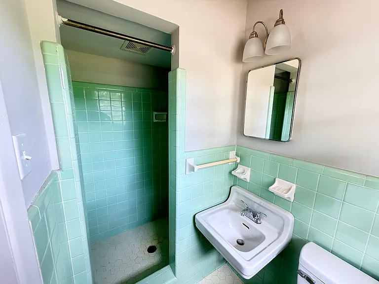 1107 W Park Ave — Photo 26