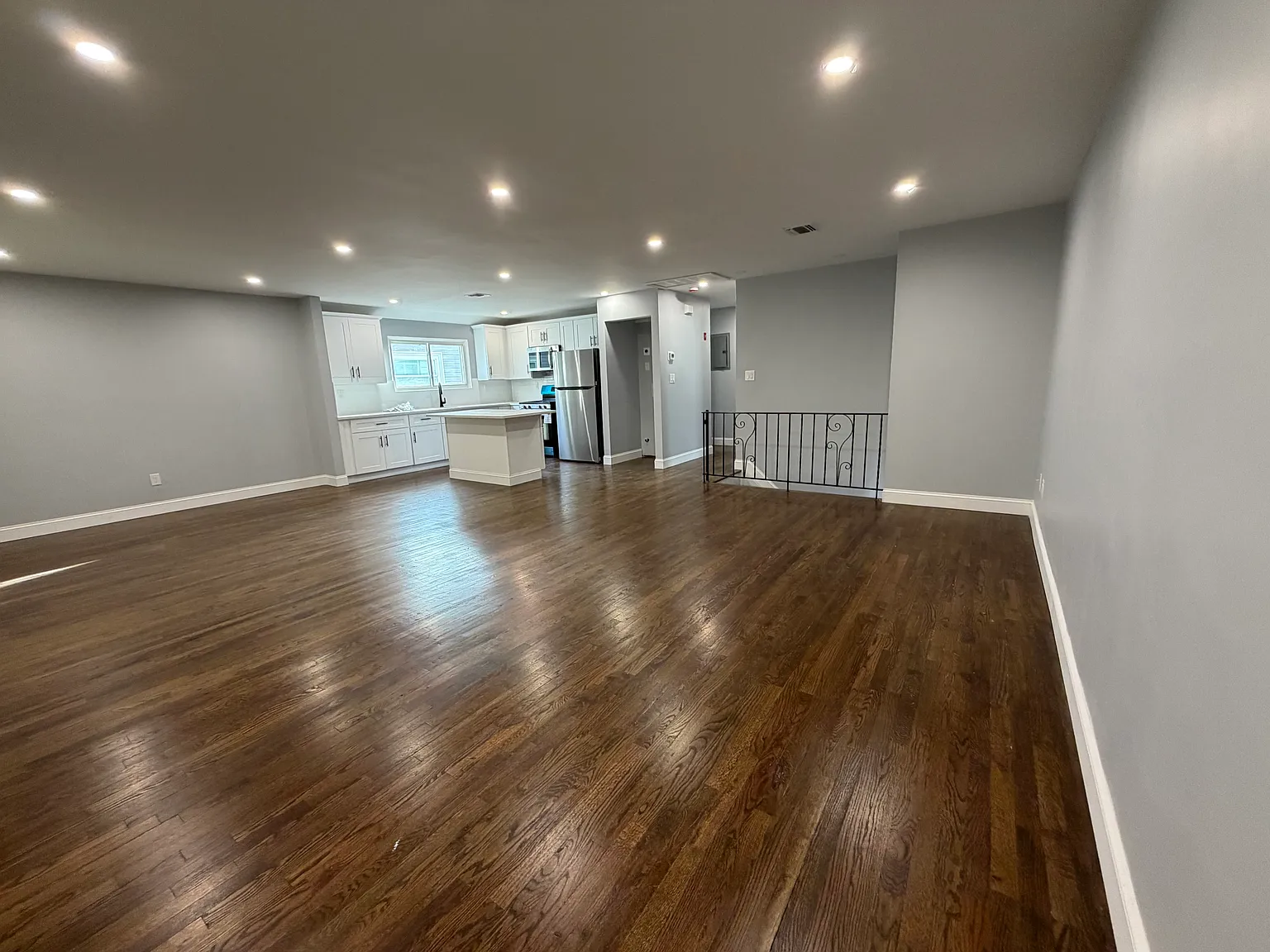 36 Woodcrest Rd — Photo 2
