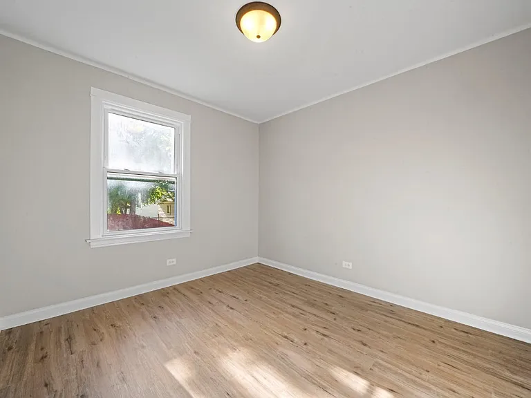 1532 Lombard Ave — Photo 12