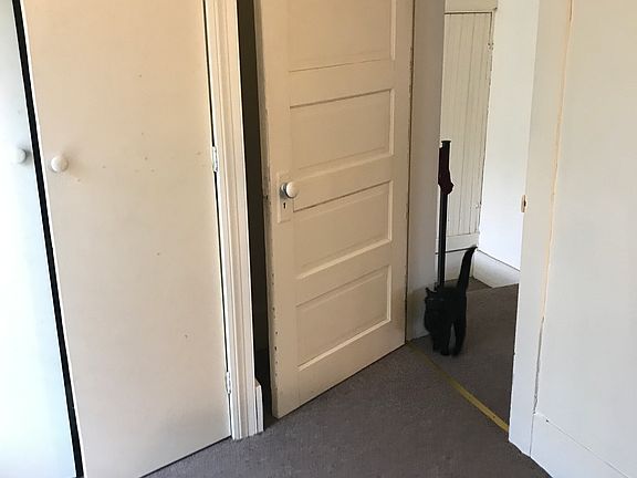 5th image of 308 E Riverside Dr