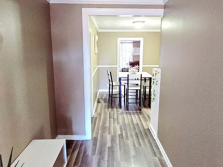 524 Whitfield St — Photo 6