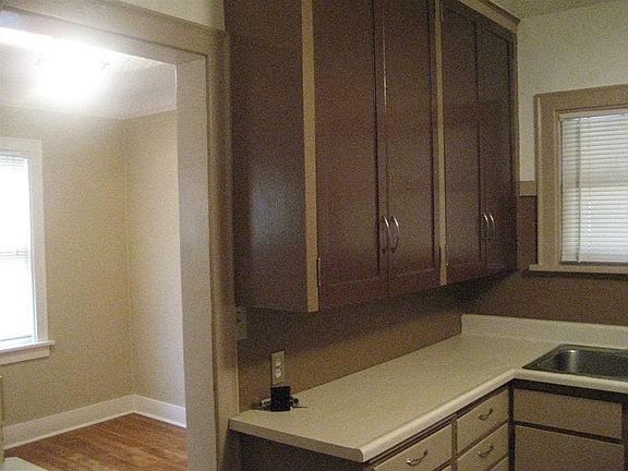 5th image of 111 W Carlisle Ave