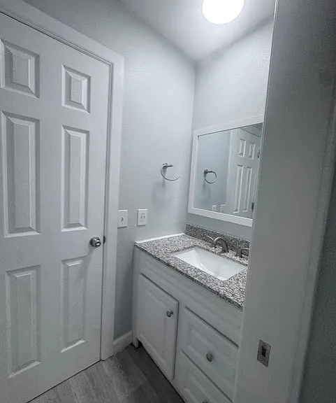 sink in shower room