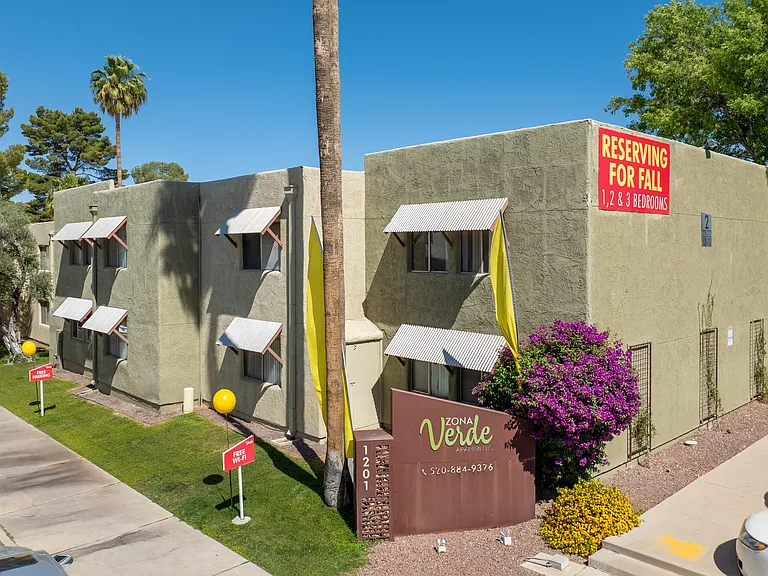Zona Verde Apartments — Photo 8