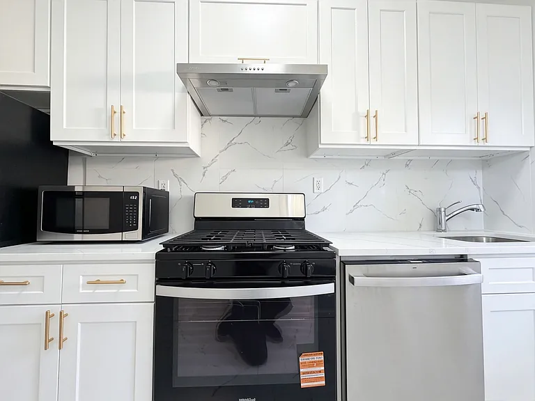 110 Grant Ave #2 — Photo 3