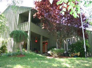 8 Fox Run Rd, Wappingers Falls, NY 12590