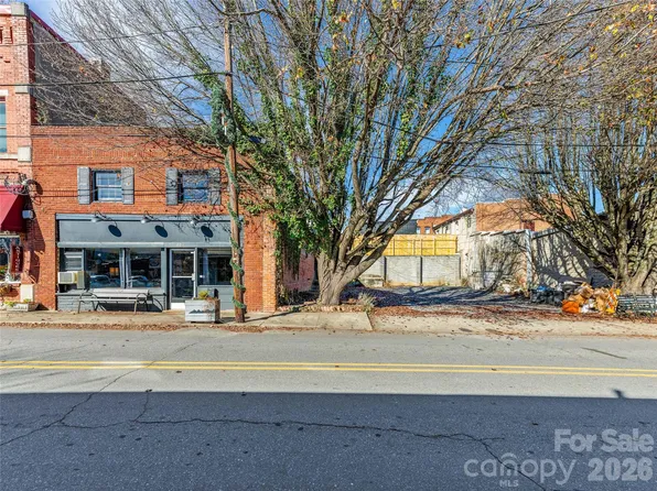 204 Sutton Ave, Black Mountain, NC 28711