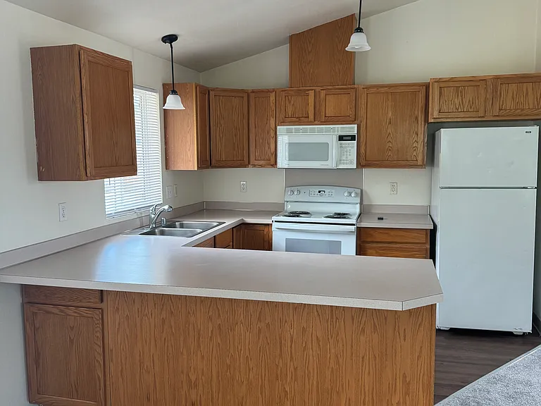 9312 Fairhill Dr NE #B — Photo 9