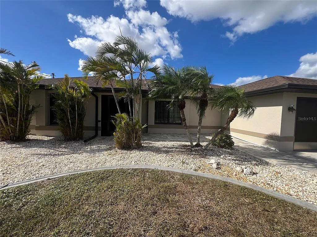 3 bed, 2.0 bath, 1935 sqft, $4,000 — Photo 2