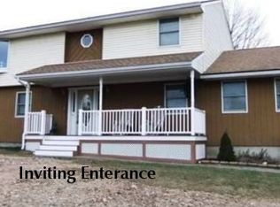 19 Labrie Ln, Holyoke, MA 01040