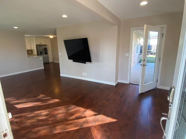 944 Phoenix Ave, Ventura, CA 93004