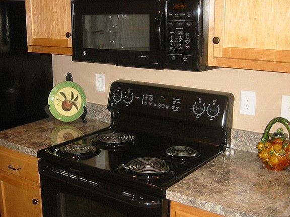 Buyers can select flooring, cabinets, paint, counter tops, and appliances