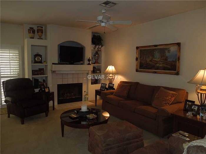 LIVING ROOM W/ FIREPLACE