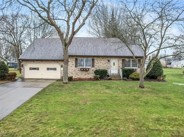 2211 Tanglewood Dr, Salem, OH 44460