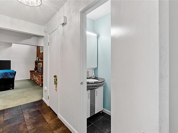 3rd image of 5104 Earlston Ln