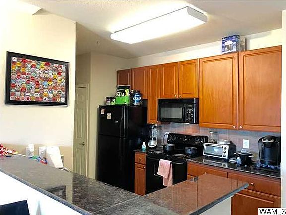 5th image of 600 13th St Unit 526